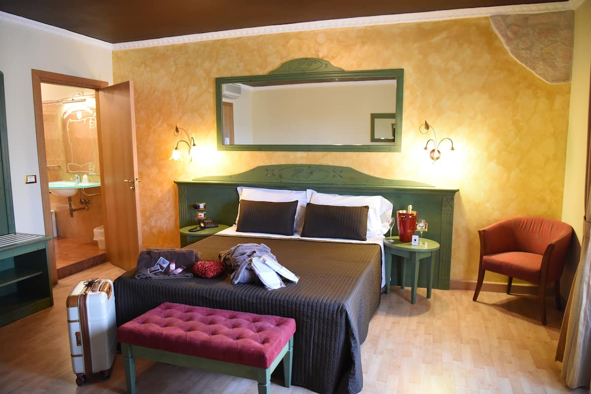 Biancheria da letto di alta qualità, minibar, una cassaforte in camera