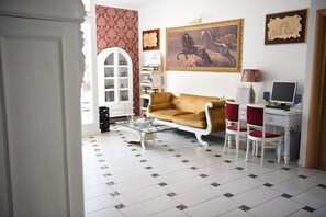 로비 좌석 공간