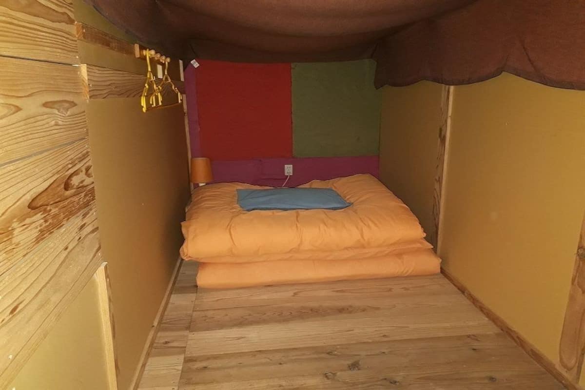 Shared Dormitory, Women only | Free WiFi, bed sheets