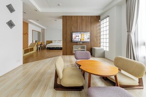 Habitación cuádruple de estilo japonés | Cortinas opacas, wifi gratis, ropa de cama