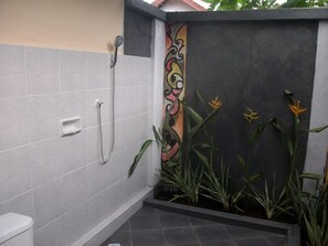 ห้องสแตนดาร์ด | ห้องอาบน้ำ