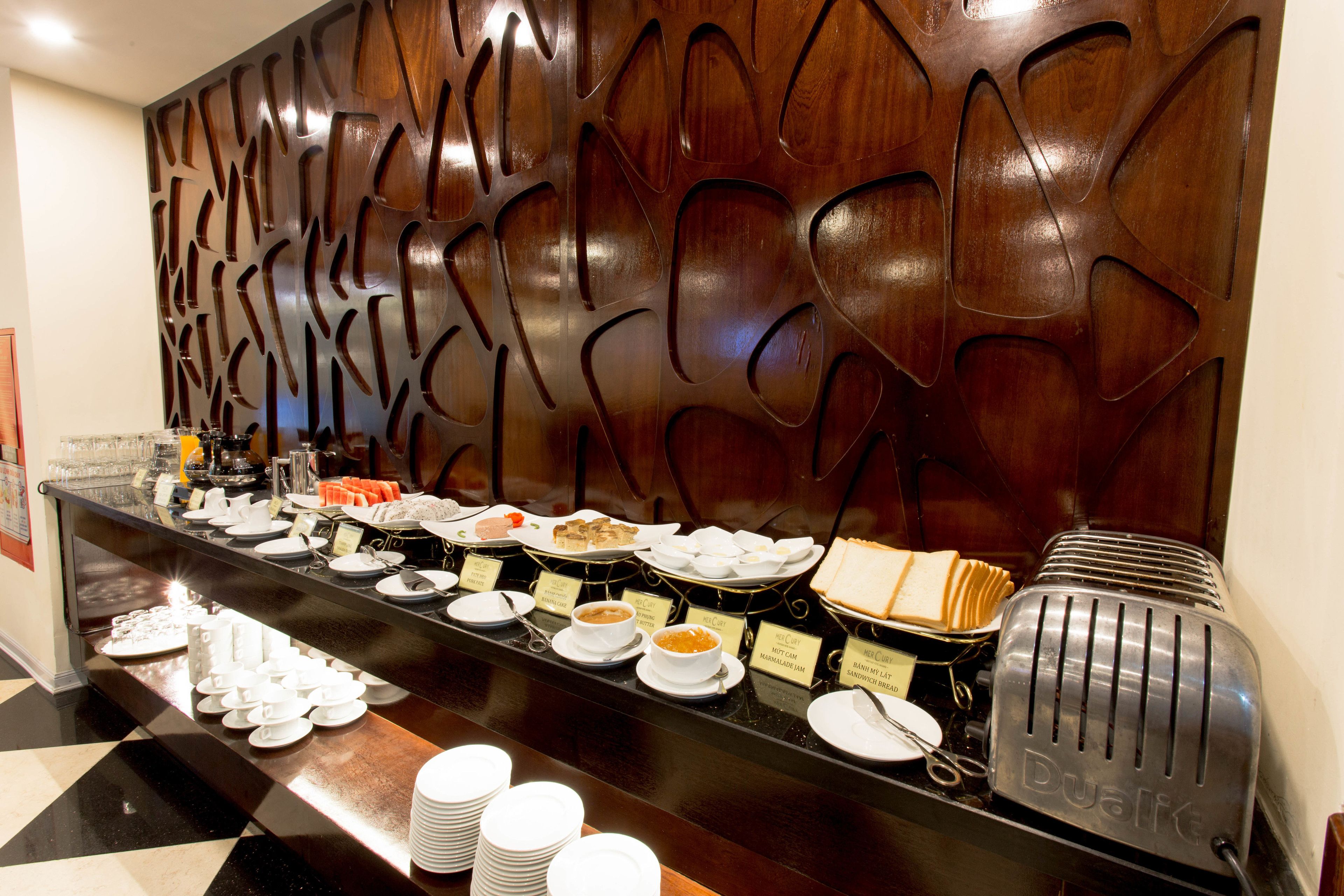 daily to-go breakfast (vnd 120000 per person)