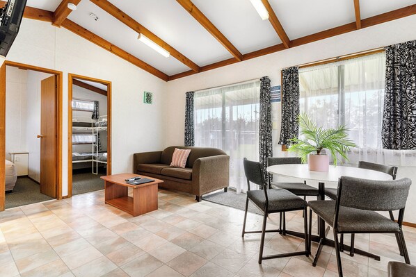 Zimmer, 2 Schlafzimmer (Sleeps 6) | Kostenloses WLAN