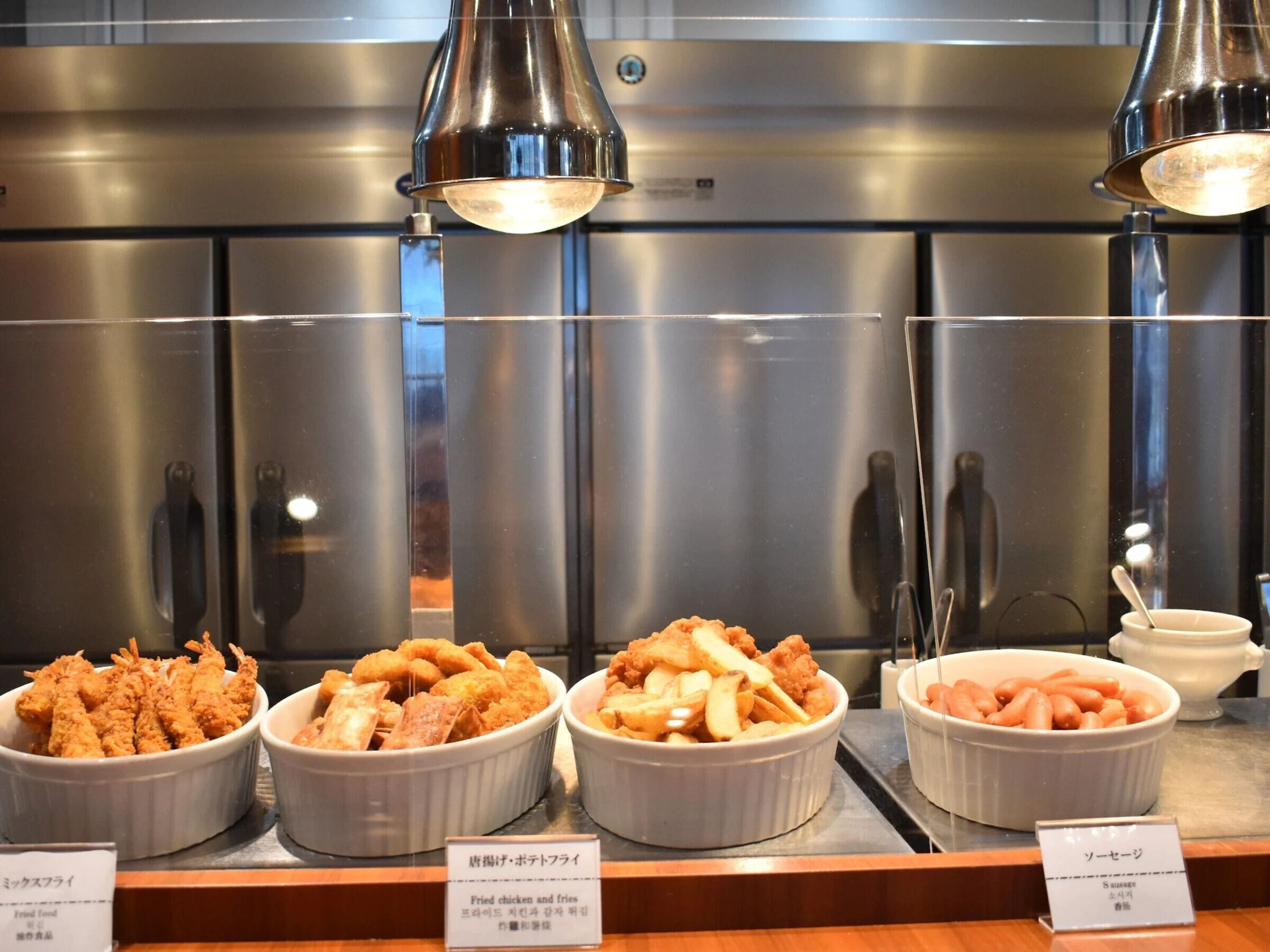 daily buffet breakfast (jpy 2000 per person)