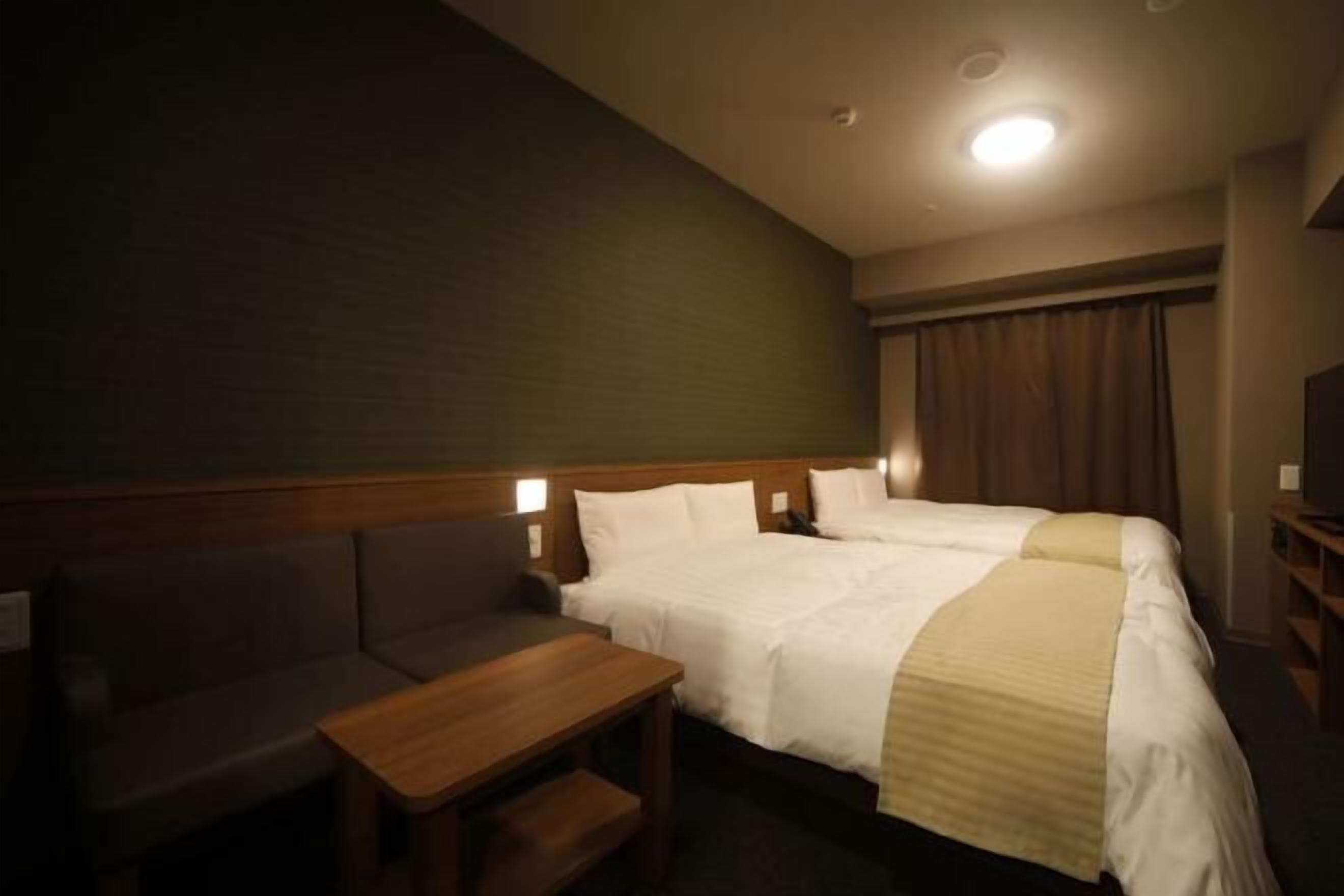 In-room safe, desk, soundproofing, free WiFi