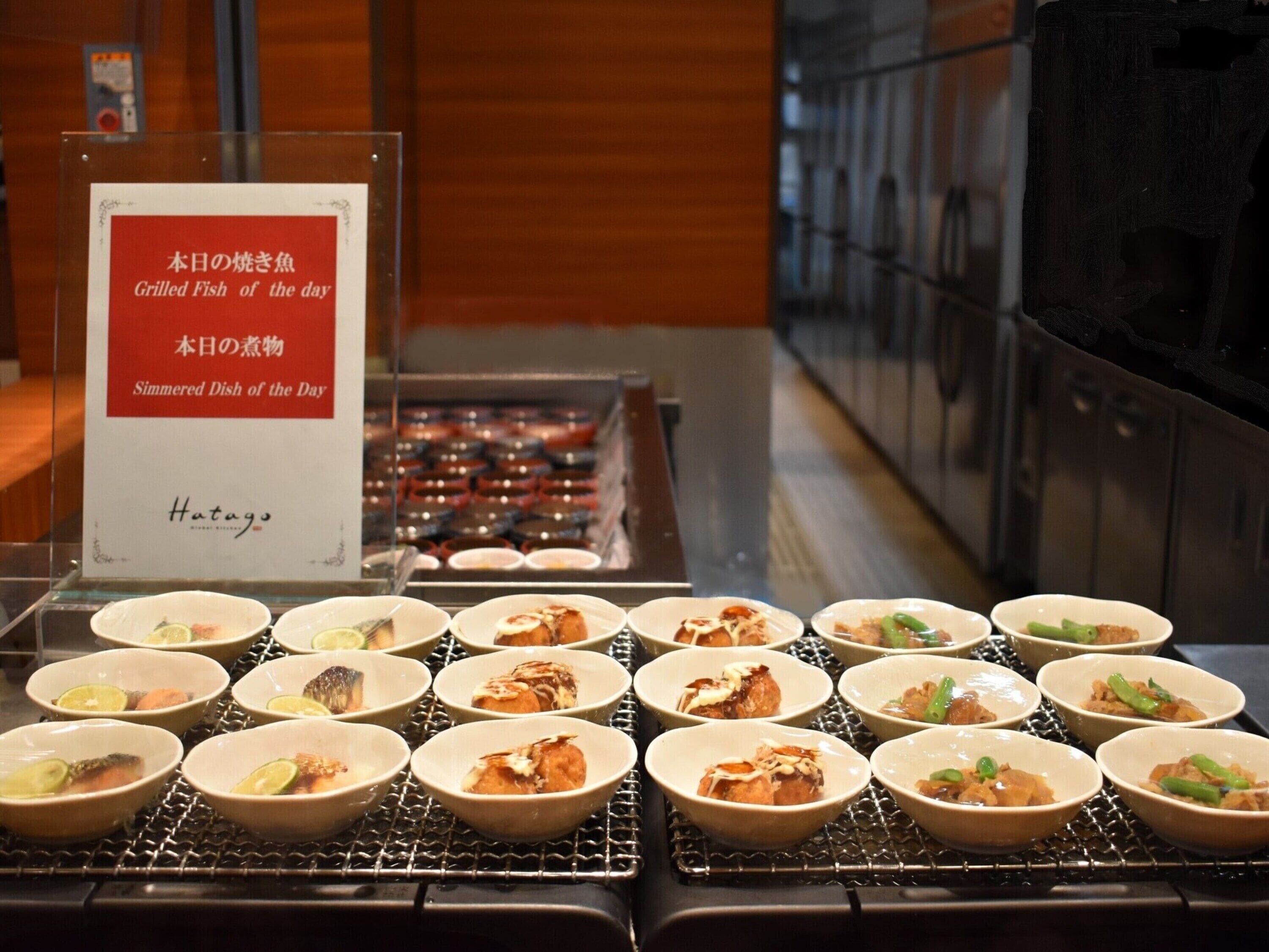 daily buffet breakfast (jpy 2000 per person)