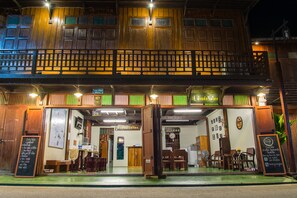 บริเวณประตูทางเข้า