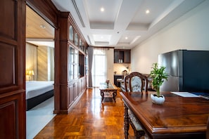 Junior Suite, 1 Bedroom, City View