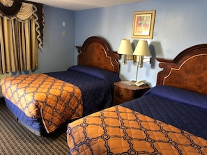 룸, 퀸사이즈침대 2개, 금연 | 책상, 암막 커튼, 다리미/다리미판, 무료 WiFi