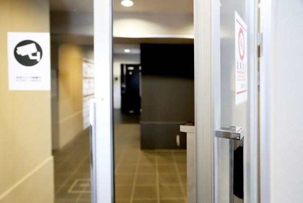 Interior entrance - JL Residence Hotel (Osaka)