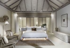 Huen Bon Suites | Minibaari, tallelokero huoneessa, pimennysverhot, lisävuoteet