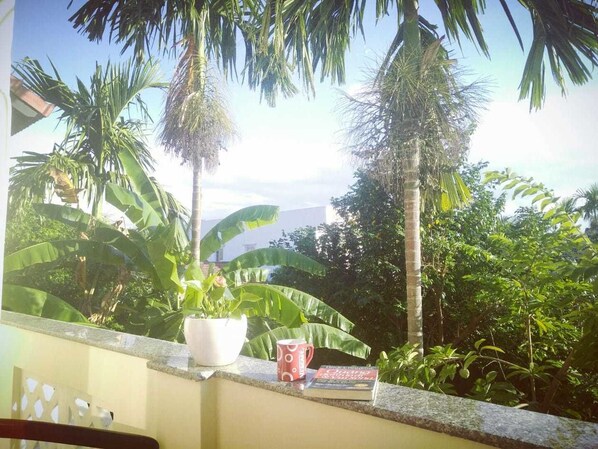 ダブルまたはツインルーム シングルベッド 2 台 | デスク、WiFi (無料)