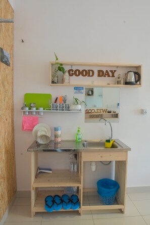 Studio (13) | Coffee and/or coffee maker - YO.OM @ Aeropod Ecohom Stay 13 (Kota Kinabalu)