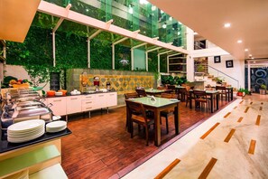 Free daily buffet breakfast