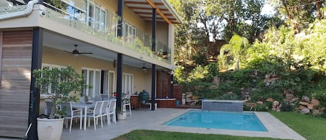 Außenpool, geöffnet von 06:30 Uhr bis 19:00 Uhr, Liegestühle