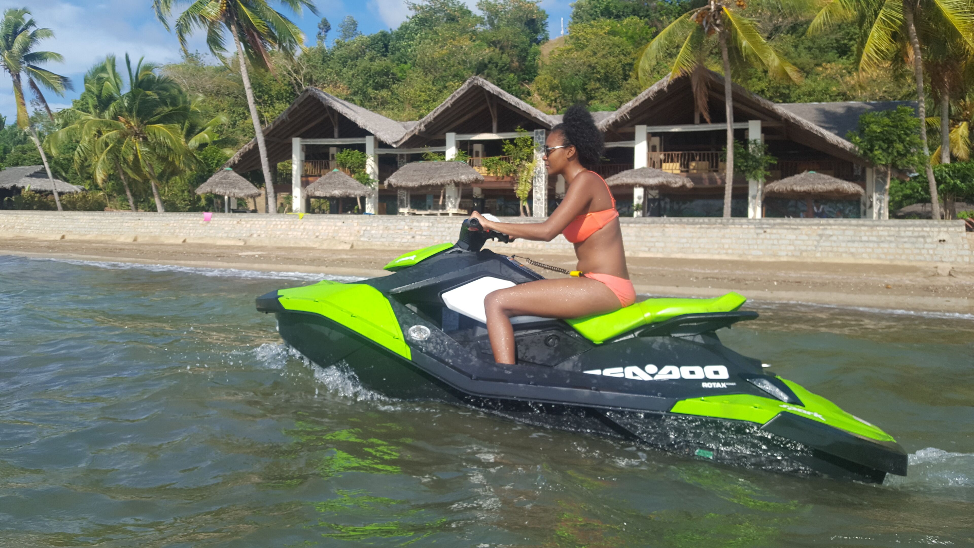 Surfing/bodyboarding