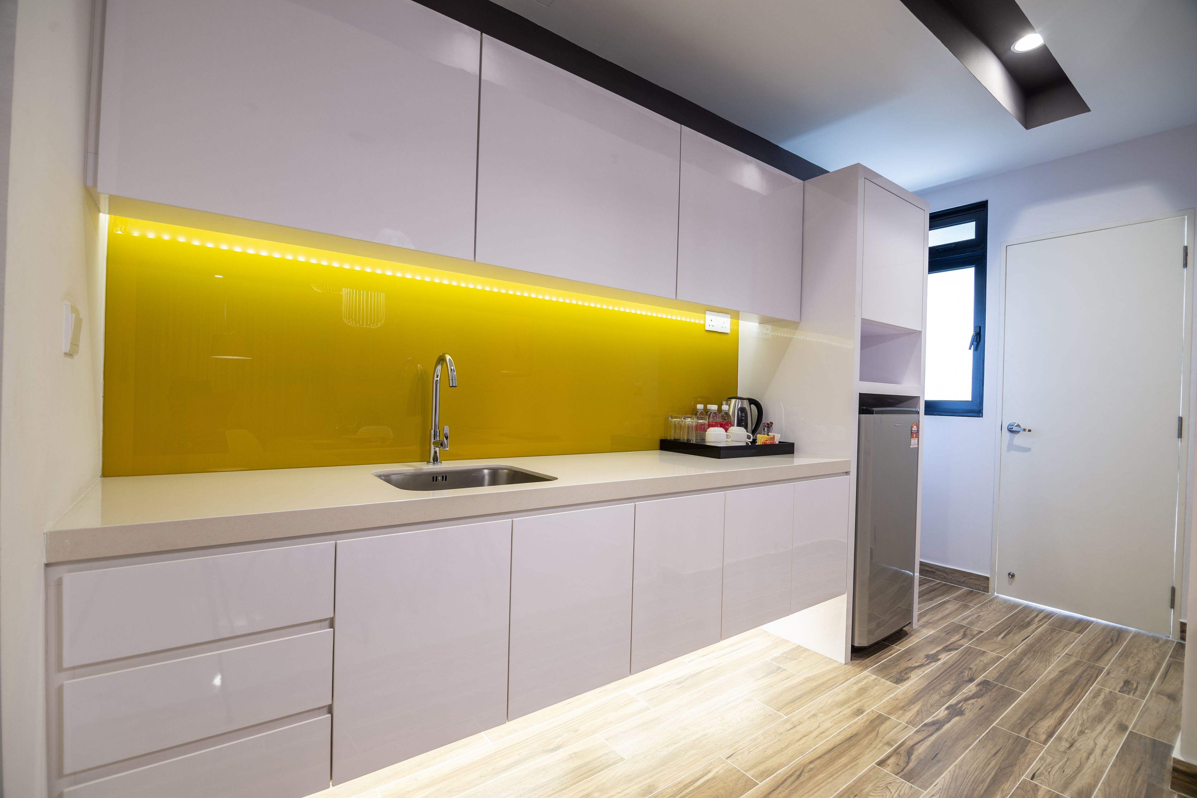 premium suite west wing | private kitchenette | coffee/tea maker, electric kettle