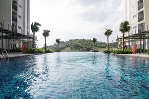 2 outdoor pools, sun loungers