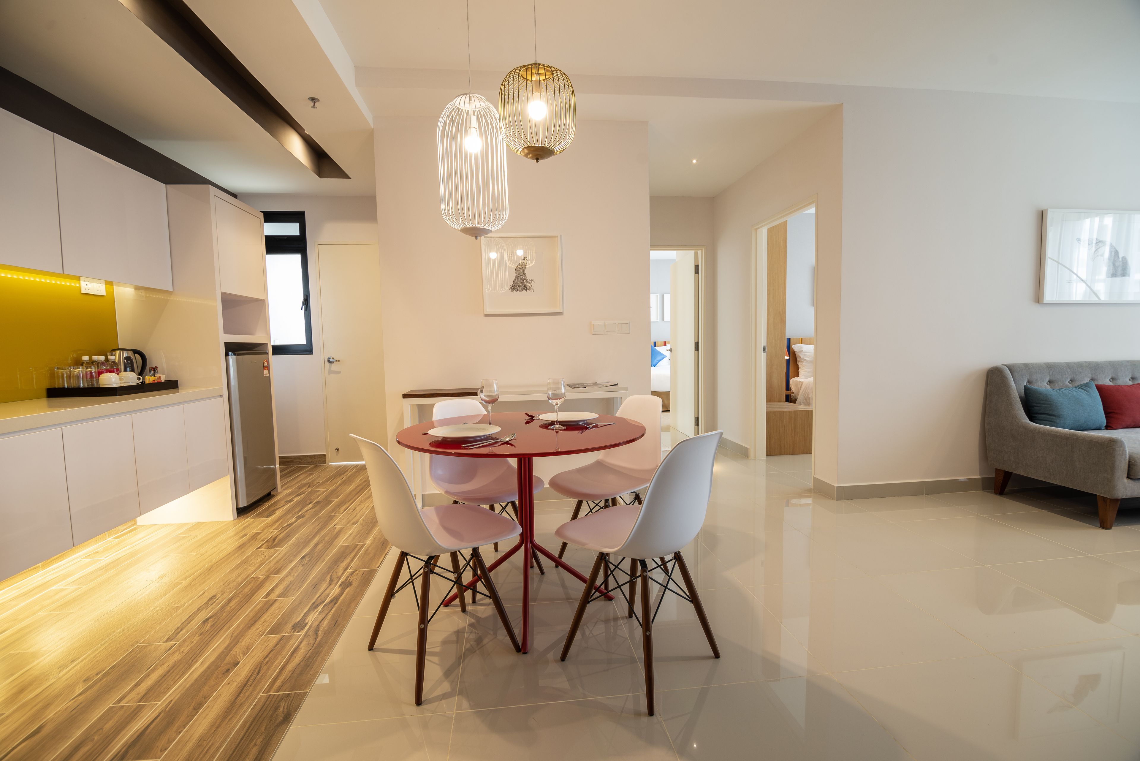 premium suite west wing | living area | flat-screen tv