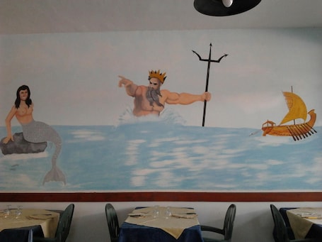 Se sirven desayunos, almuerzos y cenas; cocina local. Pensione Nettuno