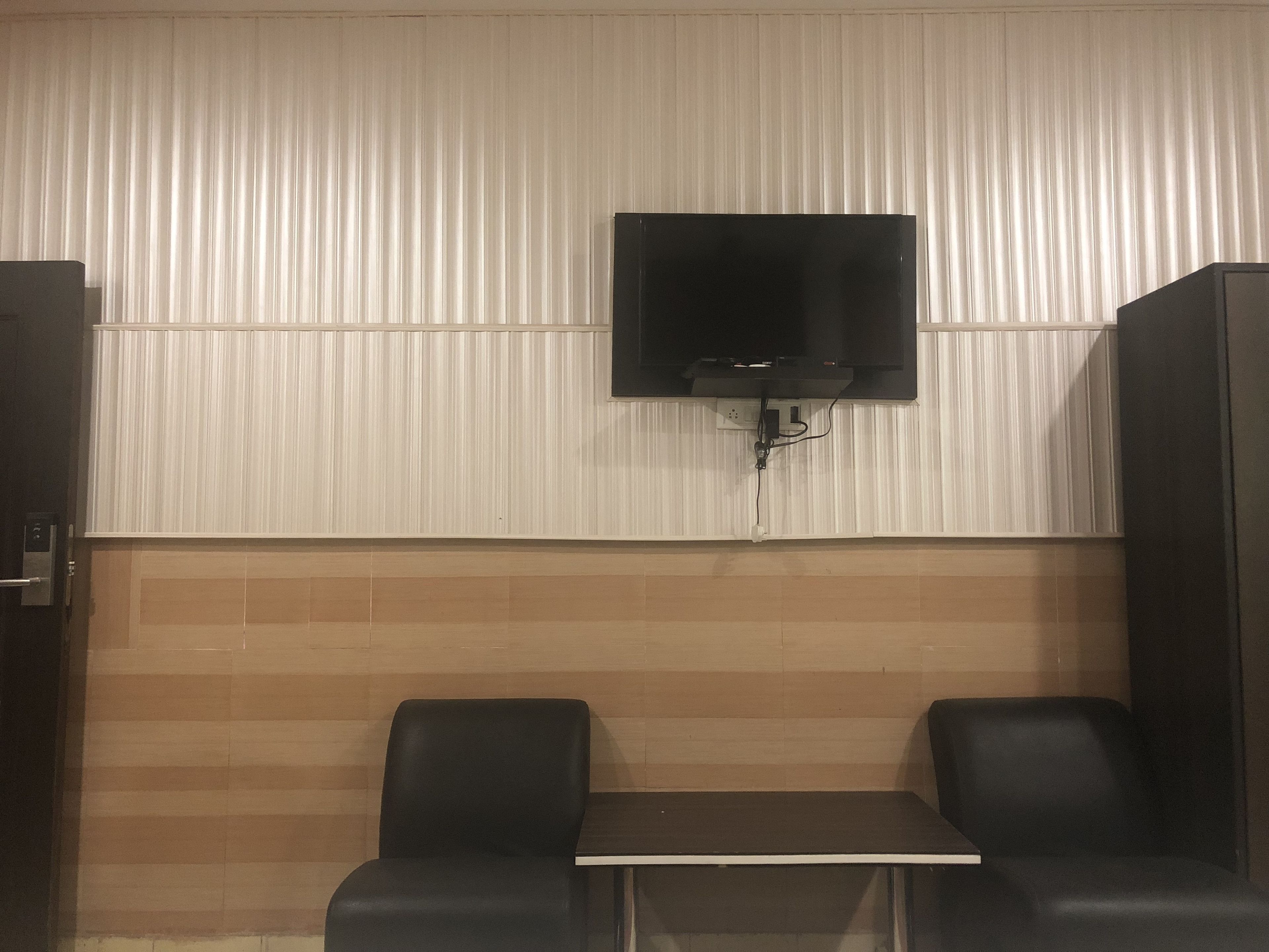 deluxe double room, 1 king bed | room amenity