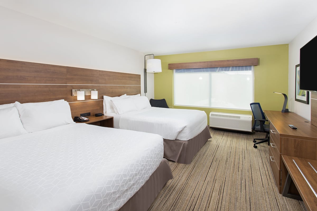 1 bedroom, premium bedding, pillow-top beds, in-room safe