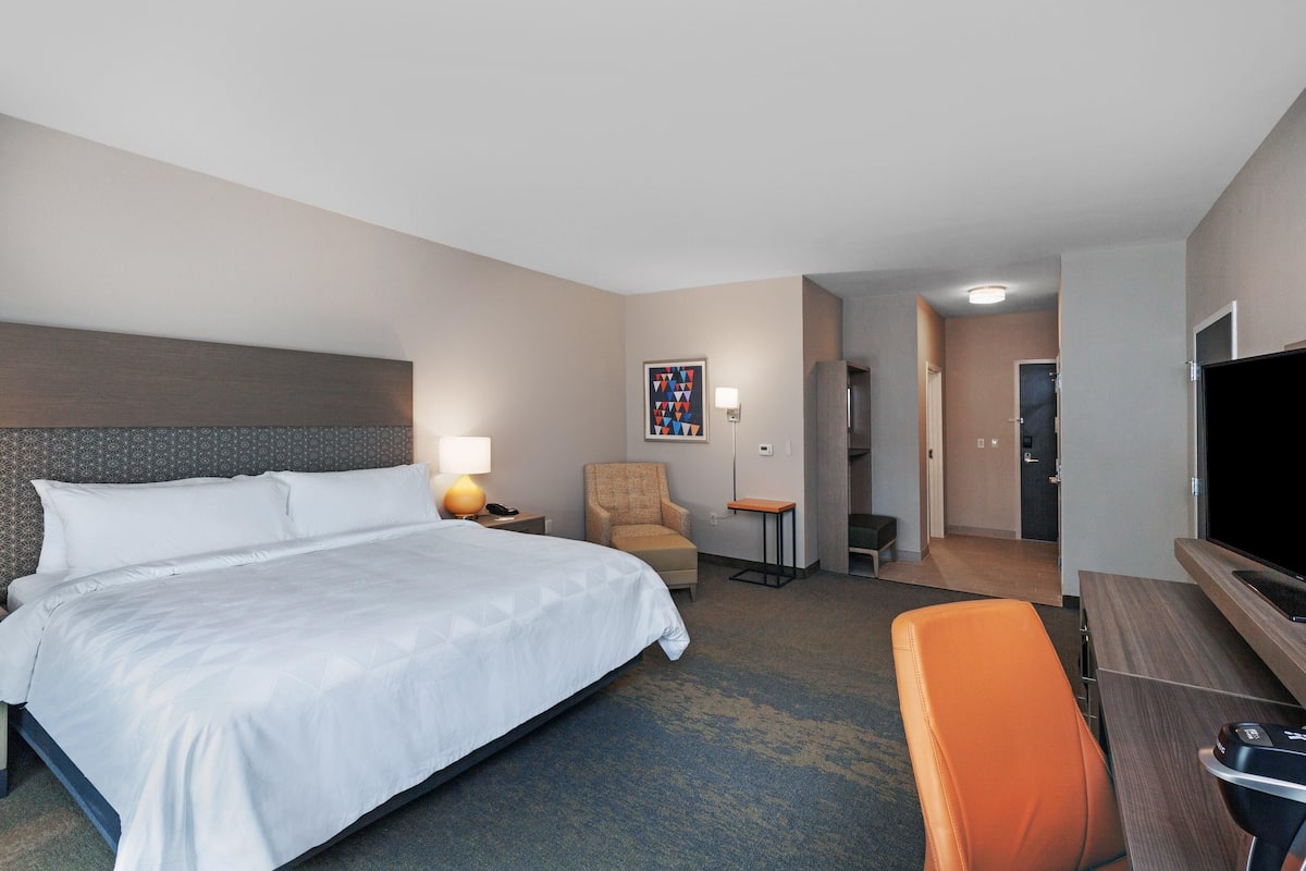 In-room safe, desk, blackout drapes, iron/ironing board