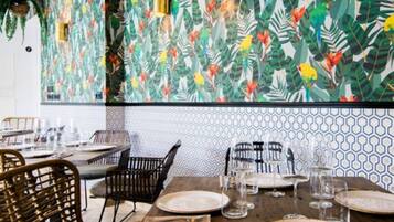 Päivittäinen tilauksen mukaan valmistettu aamiainen (19 EUR per henkilö)