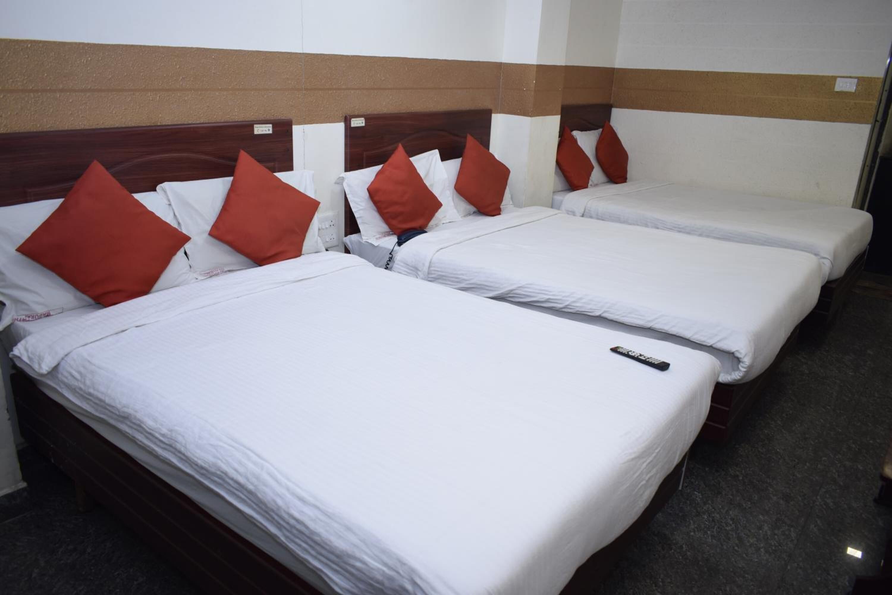 premium bedding, desk, soundproofing, free wifi