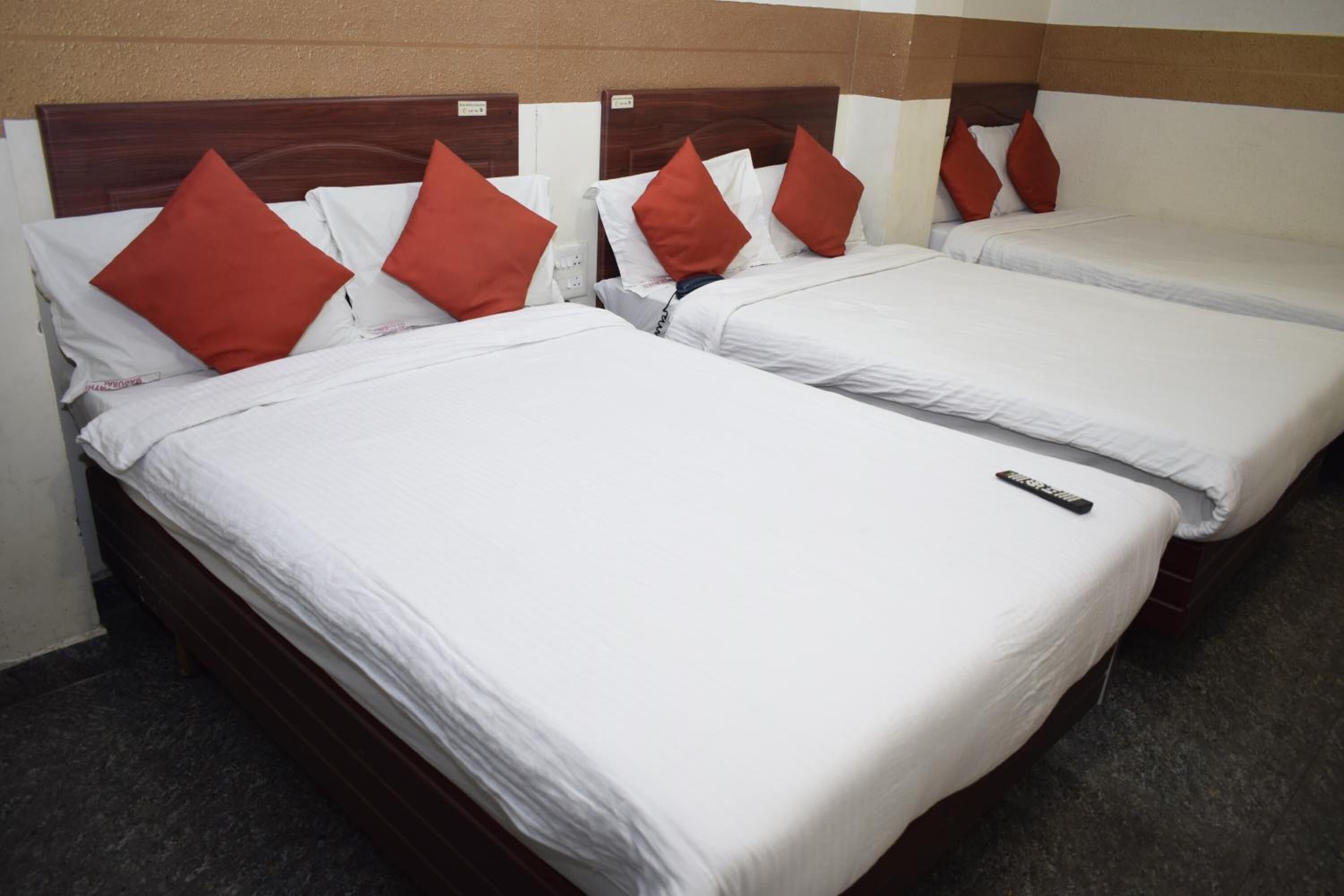premium bedding, desk, soundproofing, free wifi
