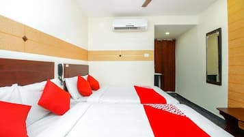 Family Premium Room | Premium bedding, desk, soundproofing, free WiFi
