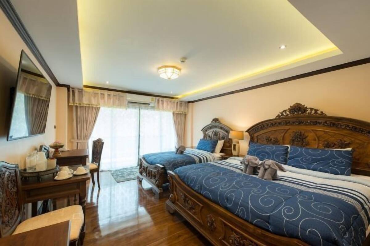 Ropa de cama de alta calidad, minibar, caja fuerte y cortinas opacas