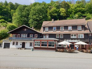 Appartement, salle de bains attenante, vue montagne | Entrée de l’hébergement