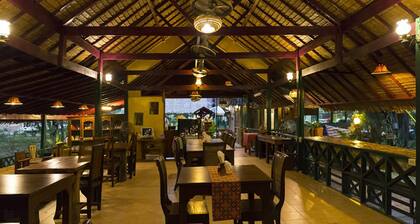 Country Lake Nature Lodge