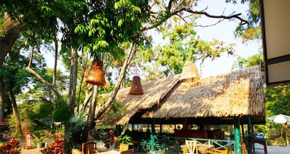 Country Lake Nature Lodge