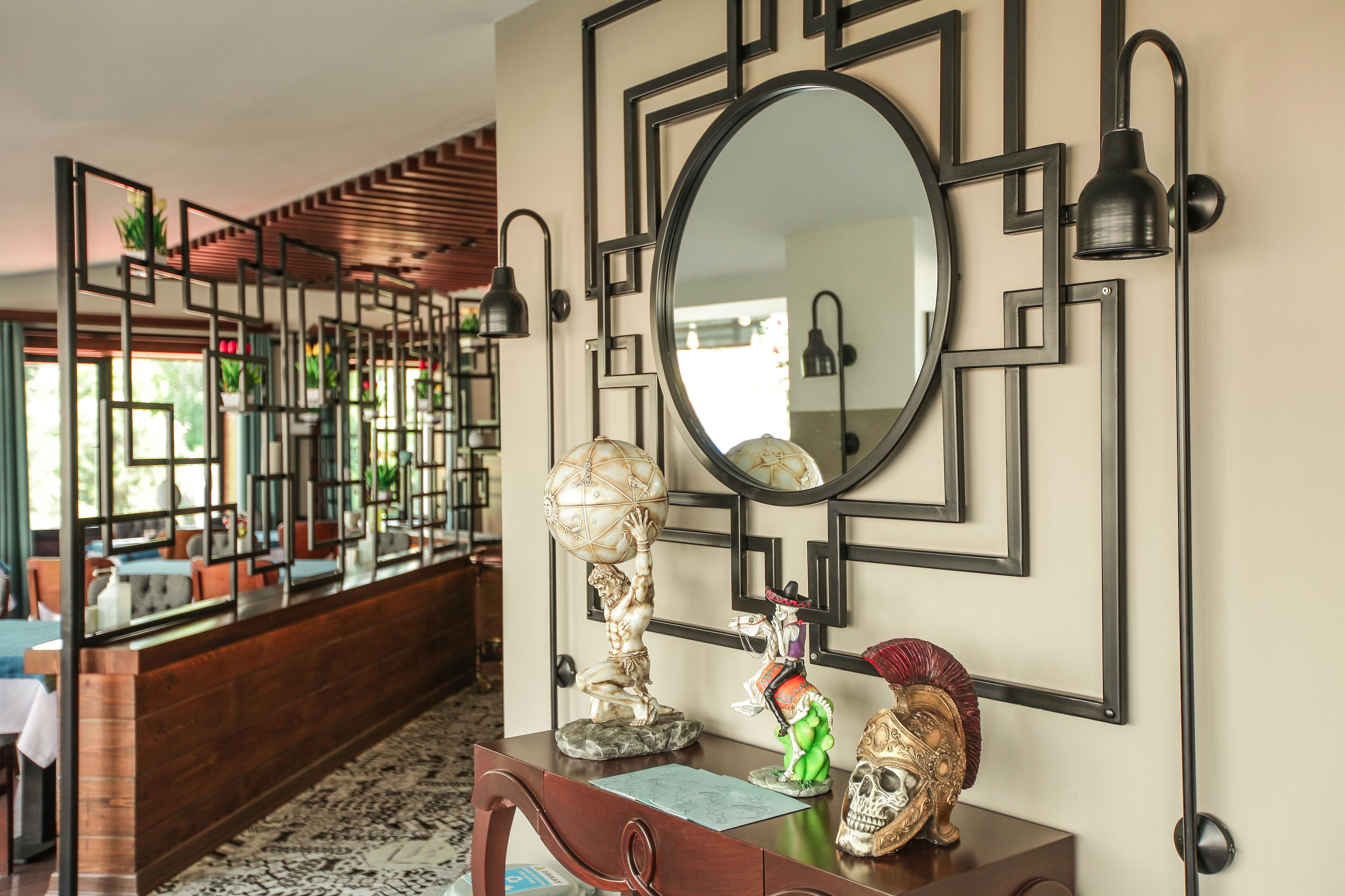 breakfast and dinner served, international cuisine