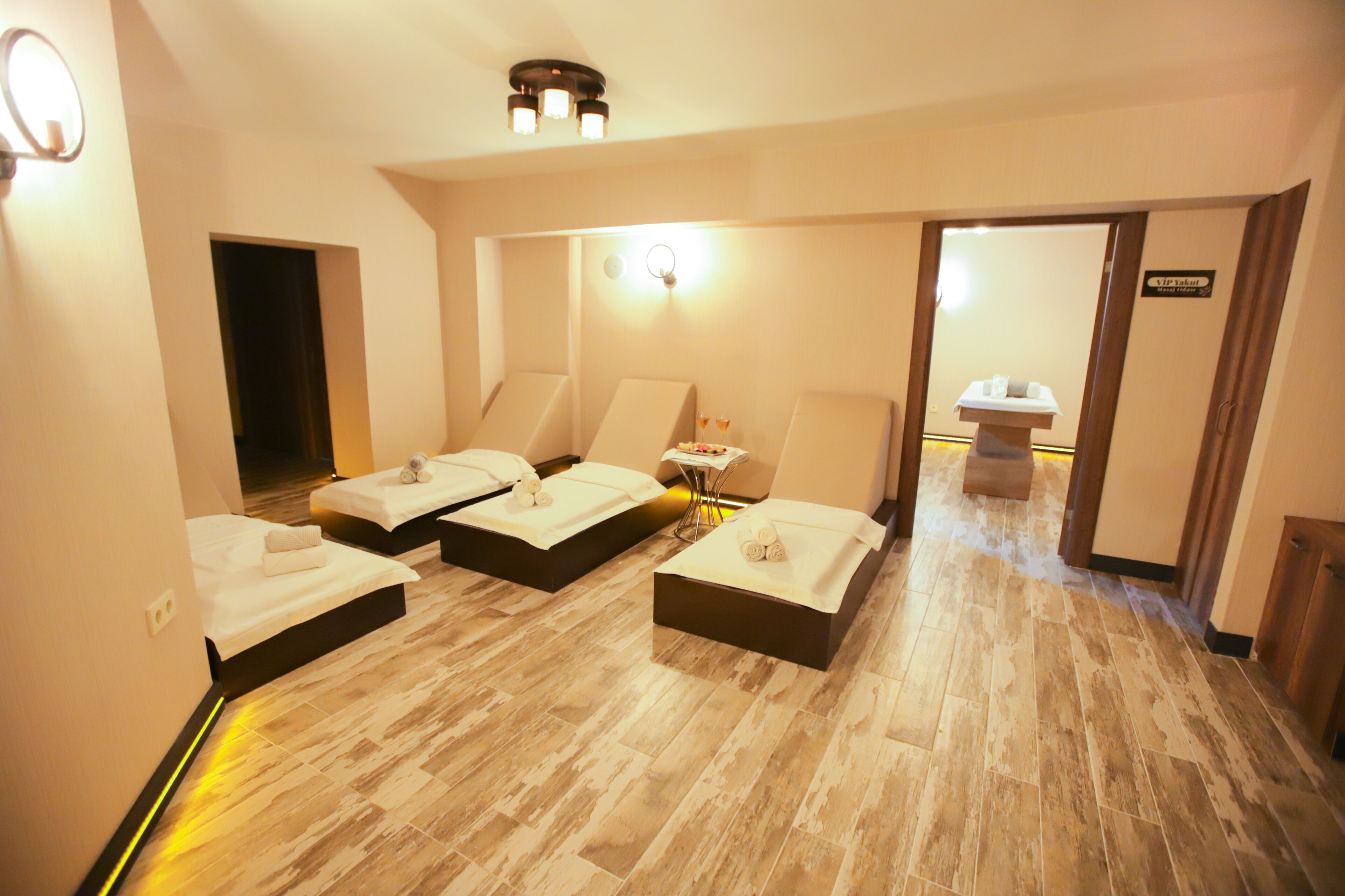 couples treatment room(s), sauna, hot tub, steam room