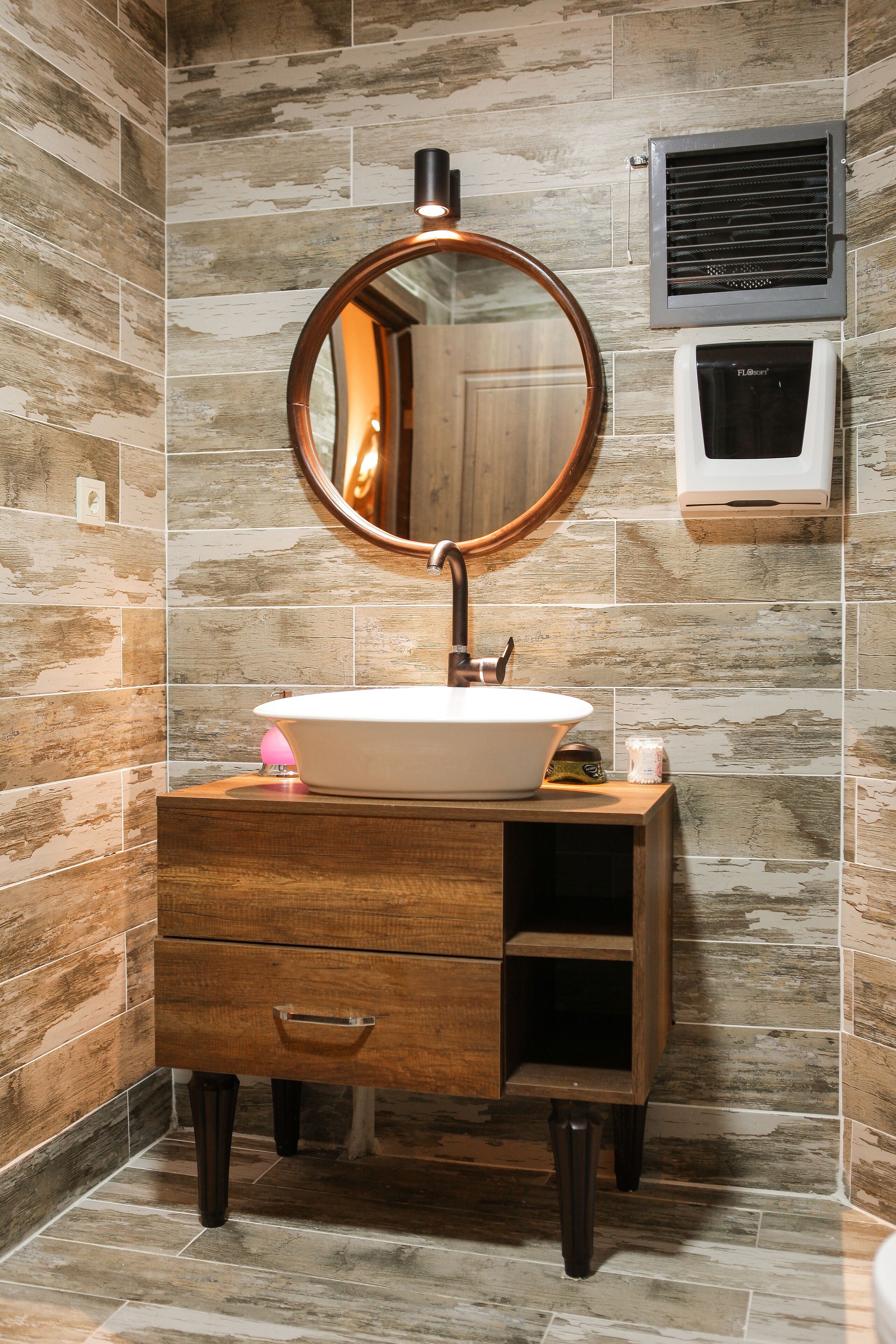 couples treatment room(s), sauna, hot tub, steam room