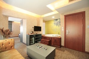 Exclusive Suite | Premium bedding, down comforters, minibar, in-room safe - The Life Hotel & Spa (Ankara)