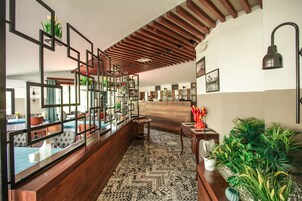 Kahvaltı ve akşam yemeği sunulur, uluslar arası mutfak 