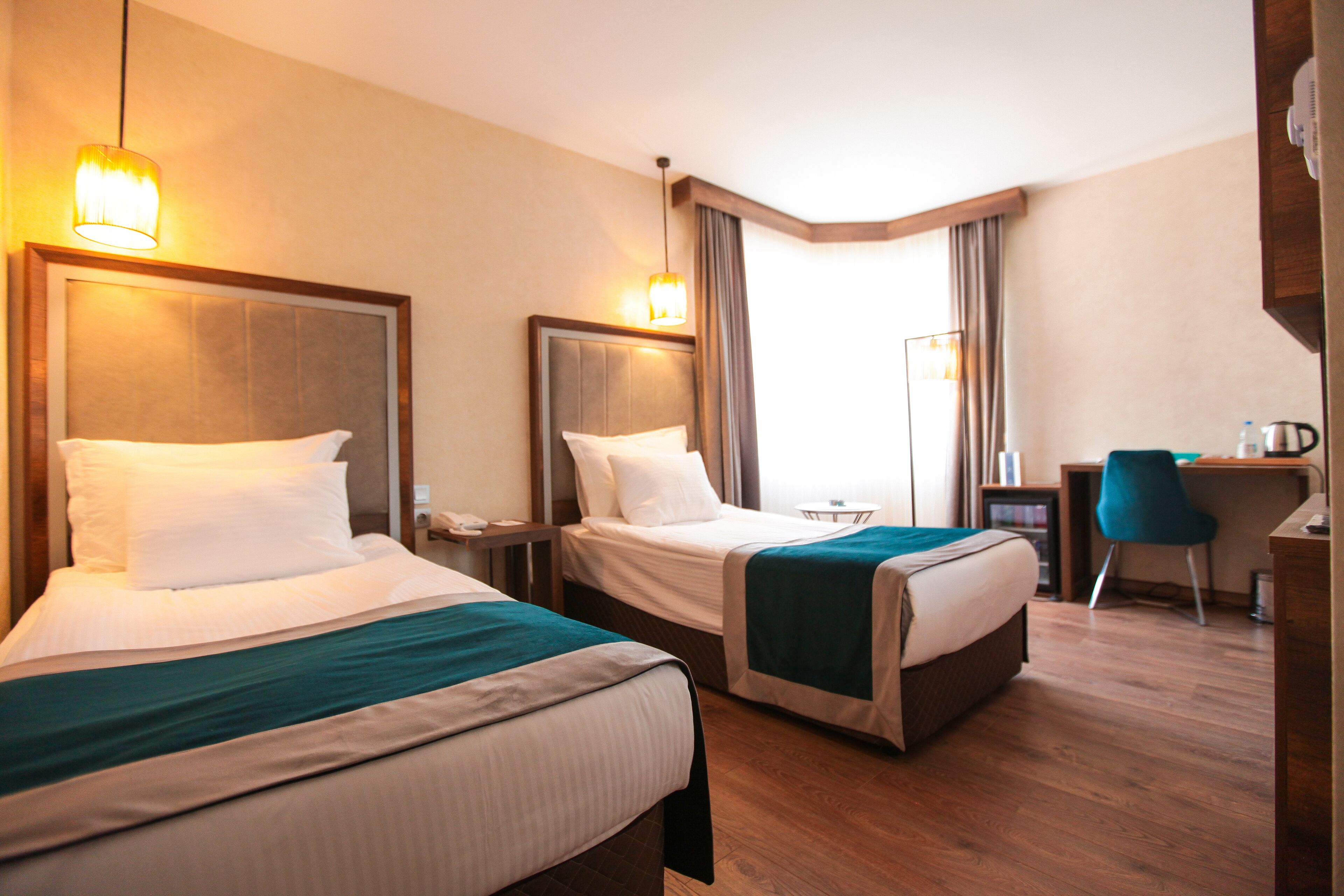 standard twin room | 1 bedroom, premium bedding, down duvets, minibar