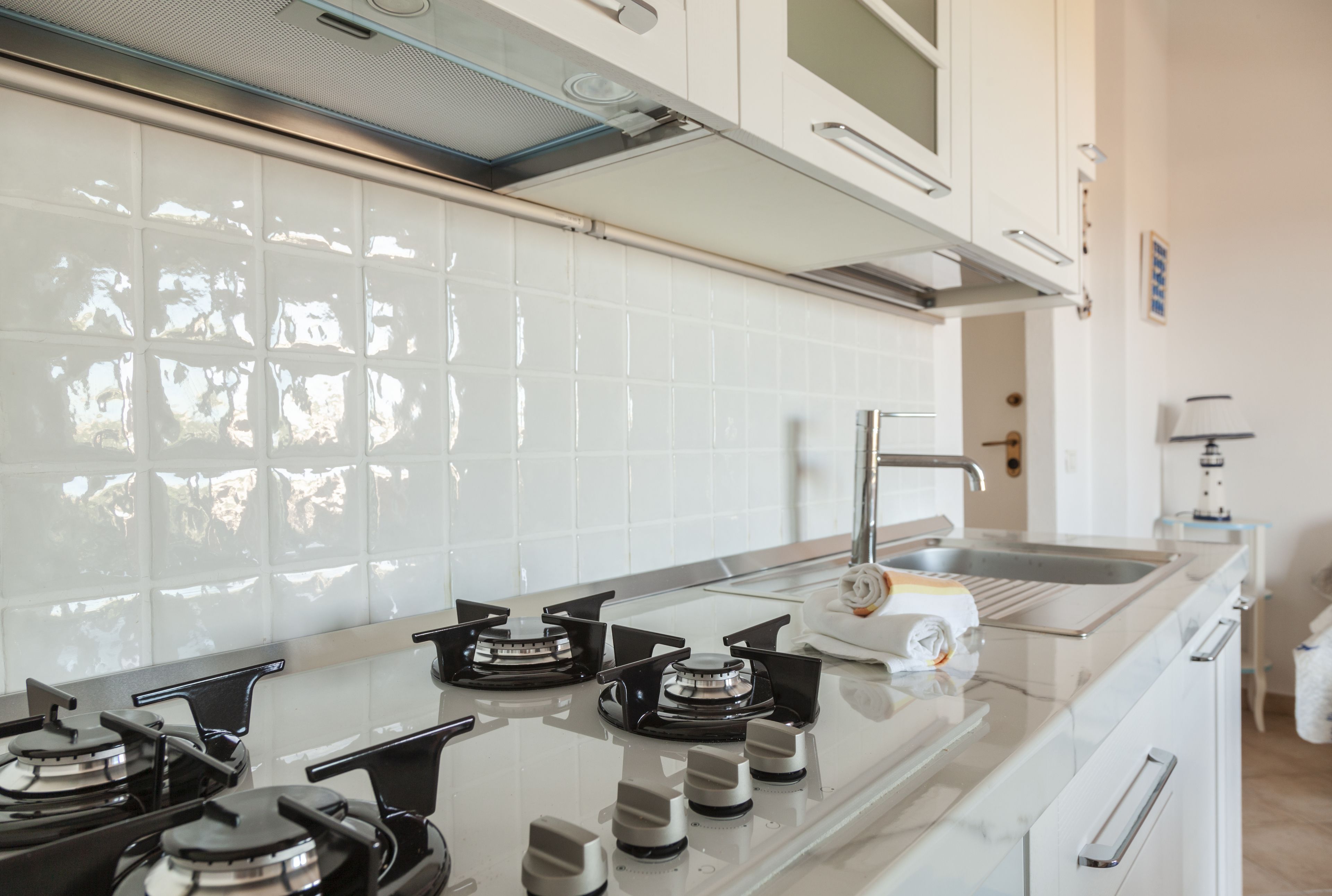 Condo conforto | Cozinha americana privada | Geladeira, fogão, cooktop, talheres/pratos/utensílios de cozinha