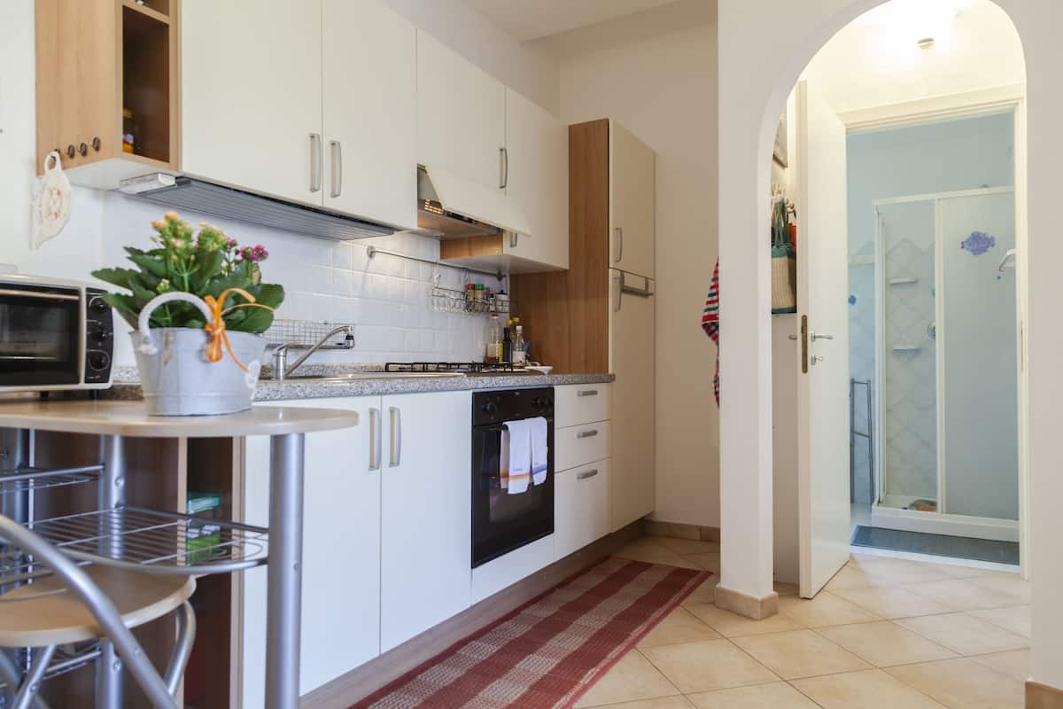 Comfort-Apartment, 1 Schlafzimmer | Wohnbereich | Flachbildfernseher