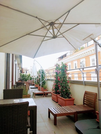 Terrace/patio. Casa per Ferie Domus Helena