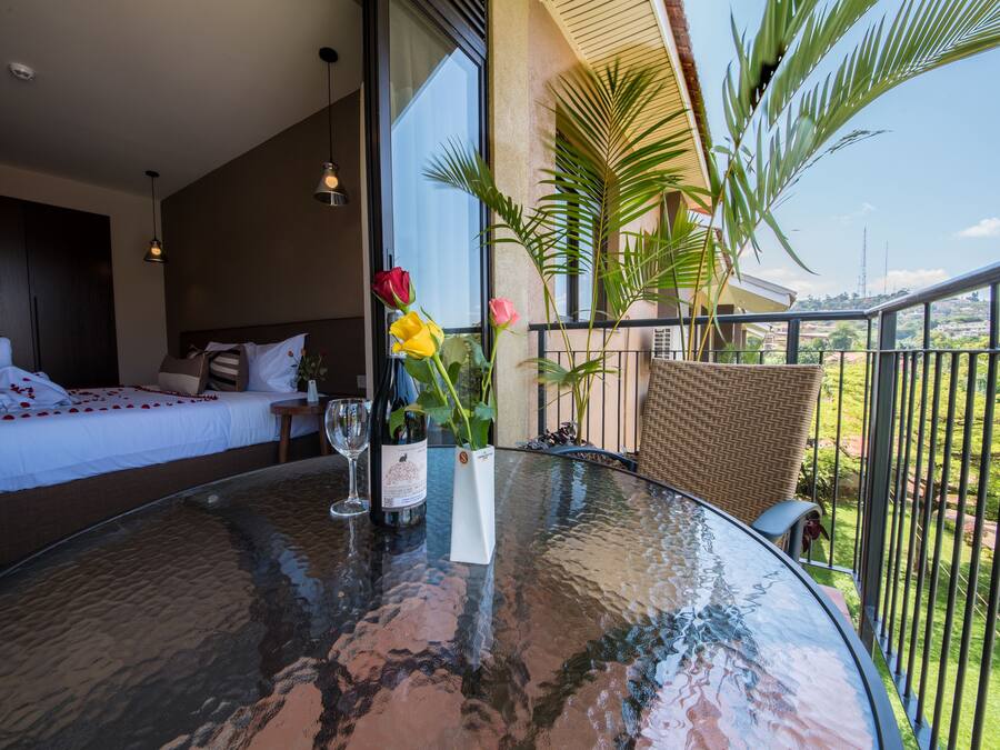 One Bedroom Suite | Balcony