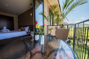 One Bedroom Suite | Balcone