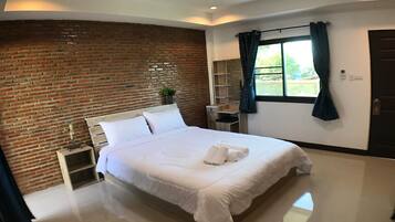 Deluxe Double or Twin Room | Minibar, desk, free WiFi