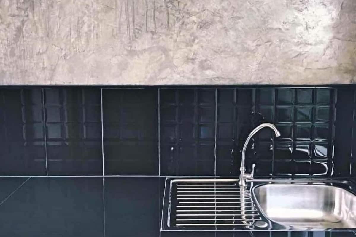 fridge, stovetop, electric kettle