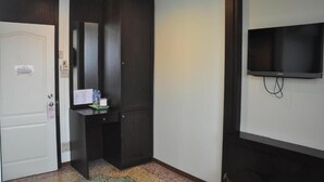Unclassified image, 5 of 42, button - Thara House (Bangkok)