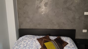Double Room, Private Bathroom | Iron/ironing board, free WiFi